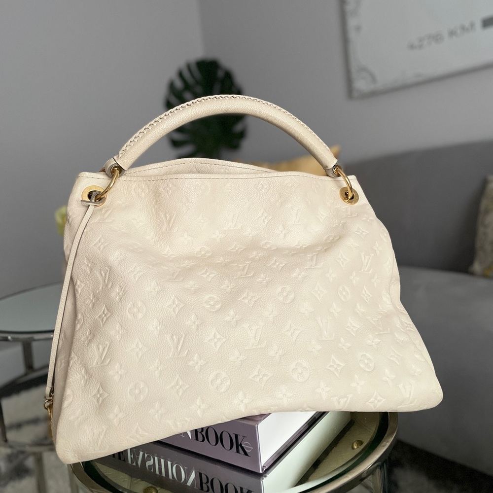 Louis Vuitton Artsy Ivory Leather Tote
